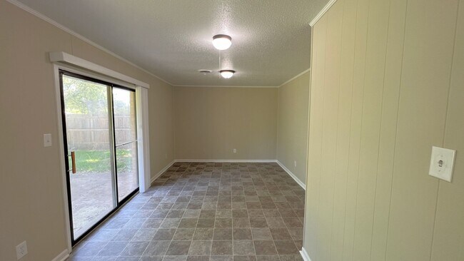 Building Photo - Beautiful 4-bedroom brick home