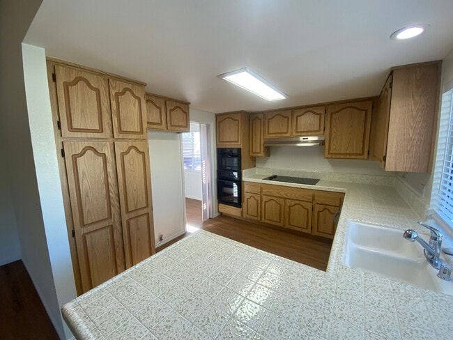 Building Photo - Summerfield Home