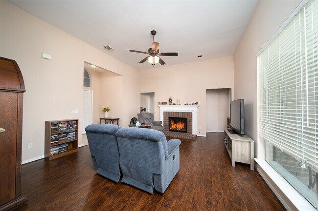 Building Photo - 11 Painted Canyon Pl