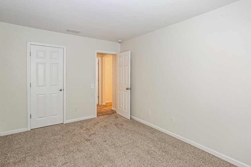 Building Photo - 11240 Cypress View Dr
