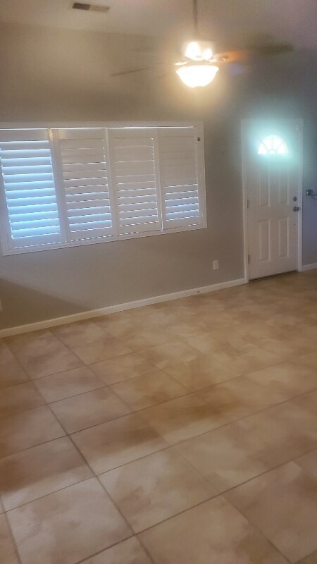 Building Photo - 9754 Laredo Dr