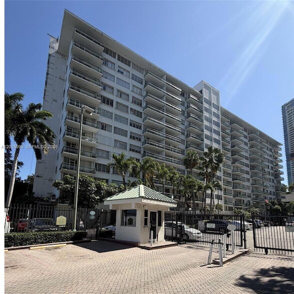 Building Photo - 1408 Brickell Bay Dr