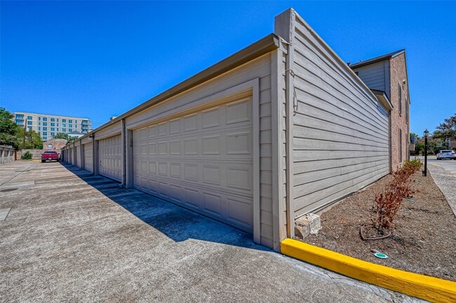 Building Photo - 1201 McDuffie St