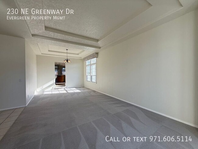 Building Photo - 230 NE Greenway Dr