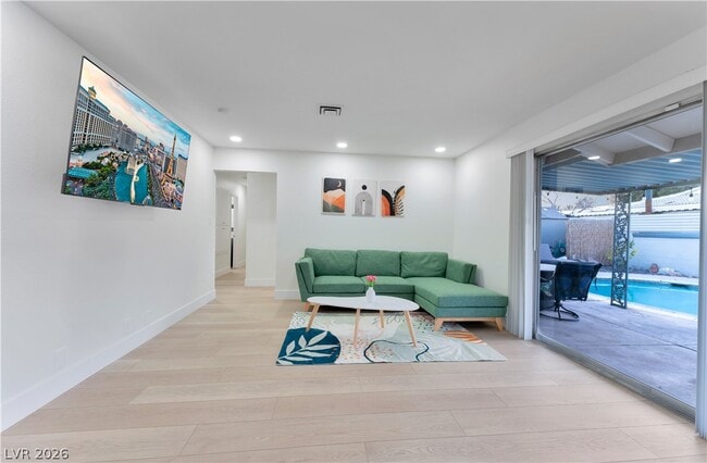 Building Photo - 105 Marigold Ln