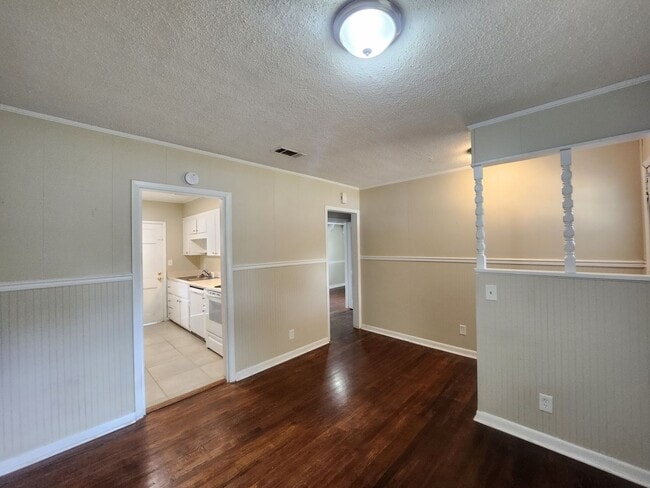 Building Photo - 110 Ruberia Ave