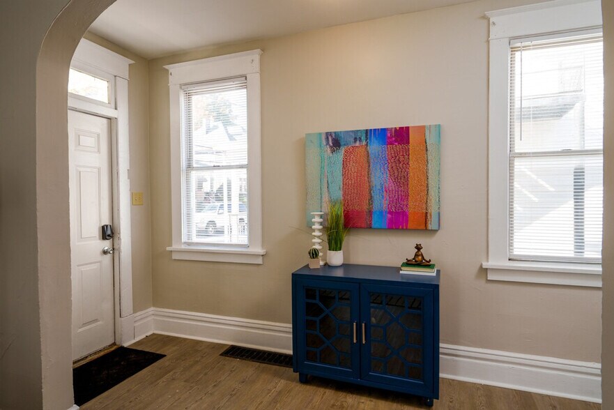 Building Photo - 421 Pennsylvania Ave