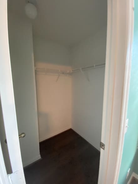 Building Photo - 1353 Karok St