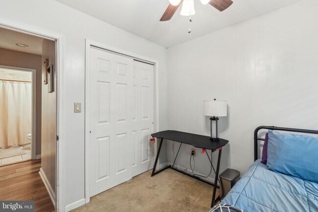 Building Photo - 3 Primrose Ln