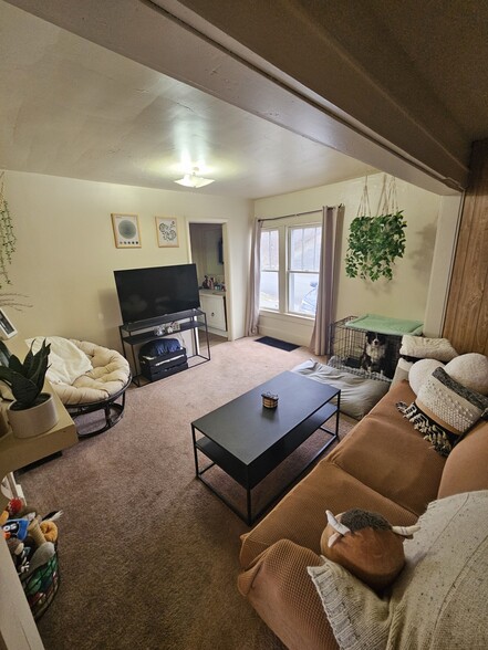 Building Photo - 125 Lorentz St