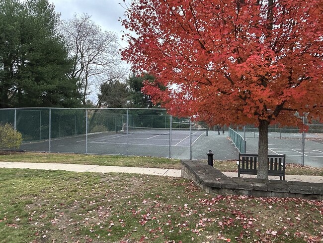 Building Photo - 1410 Franklin Crossing Rd