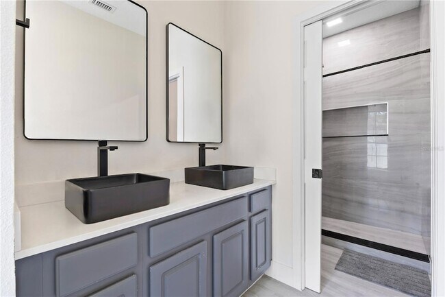 Building Photo - 11342 S Camden Commons Dr