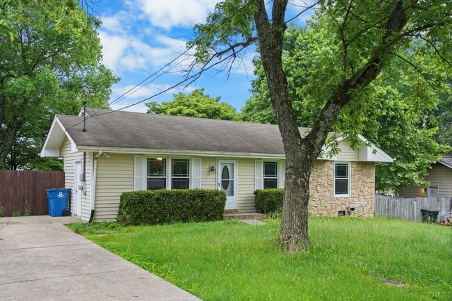 Building Photo - 8141 Bonnafair Dr