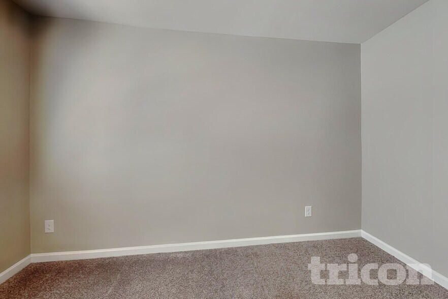 Building Photo - 210 Coventry Ct