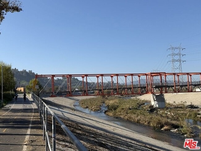 Building Photo - 2445 Harwood St