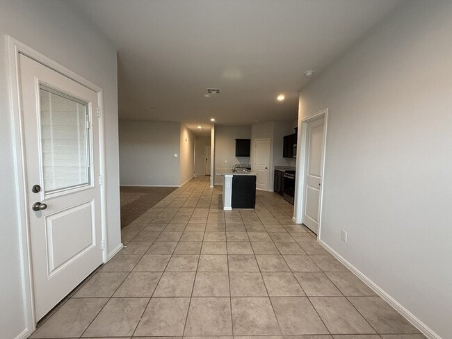 Building Photo - 10530 Ft Cibolo Trl