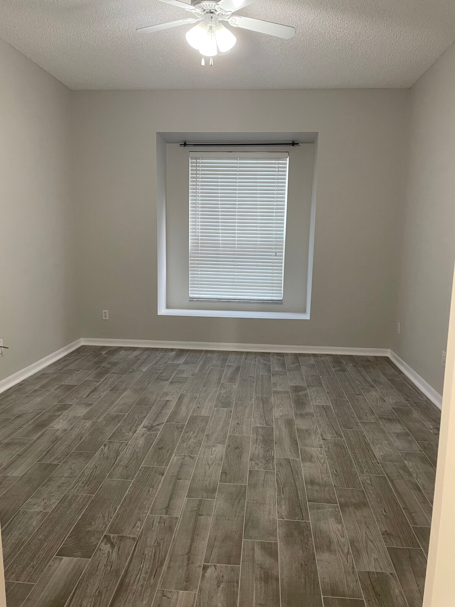 Building Photo - 13613 Carroway St