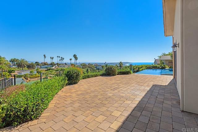 Building Photo - 5971 La Jolla Mesa Dr