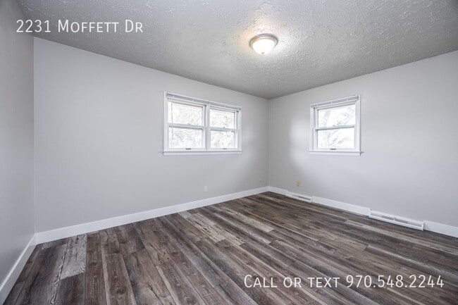 Building Photo - 2231 Moffett Dr