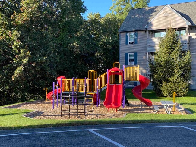 Building Photo - 147 Eastern Ave