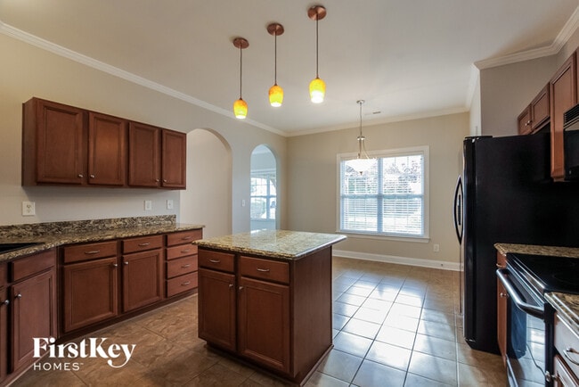 Building Photo - 6005 Filly Dr