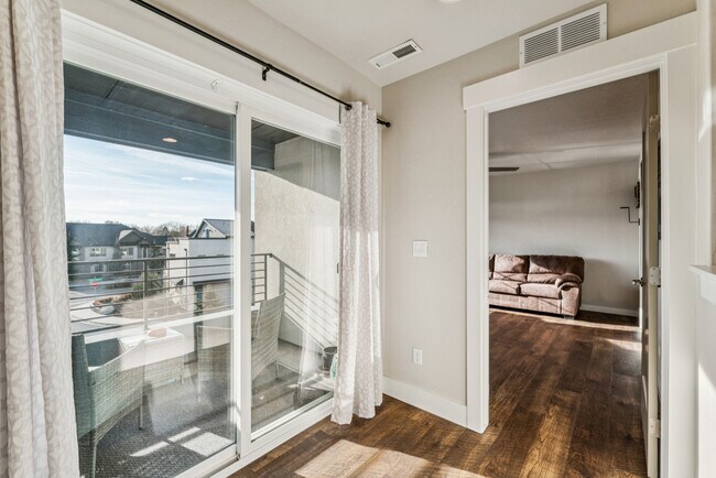 Building Photo - 3369 E Exacta Ln