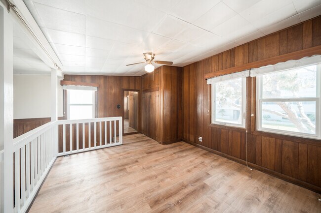 Building Photo - 168 Elder Ave