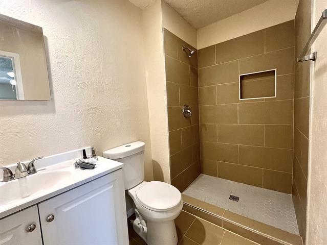 Building Photo - 6116 Yellowstone Dr