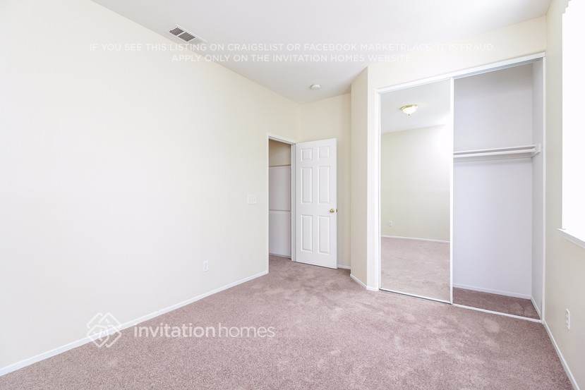 Building Photo - 2720 S Cherry Ave