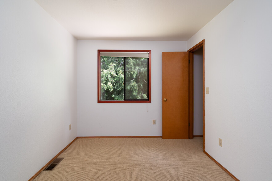 Building Photo - 124 N 39th Pl