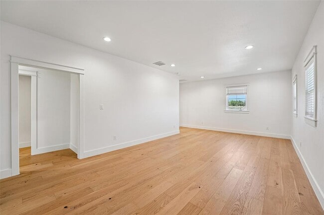 Building Photo - 416 Stagecoach Trail