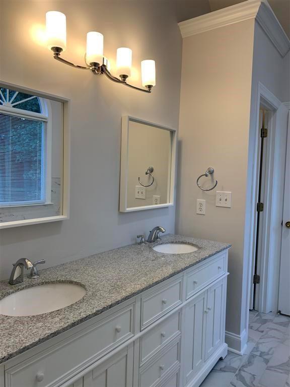 Building Photo - 2154 Chartley Pl