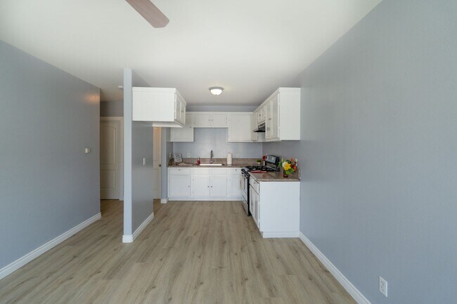 Building Photo - 16030Cent