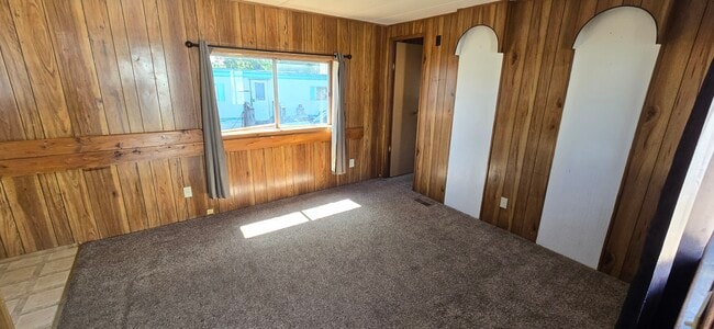 Building Photo - 324 W Blanco Blvd