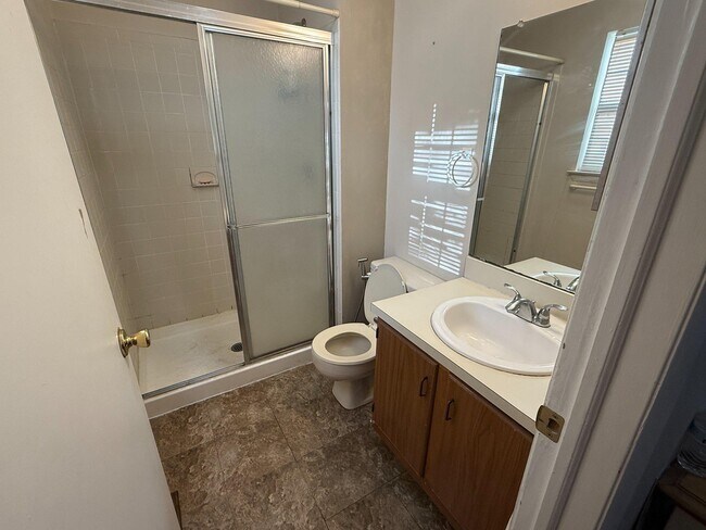 Building Photo - 187 Azalea Cir