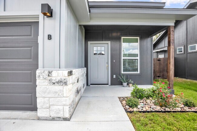 Building Photo - 311 Riptide Rd
