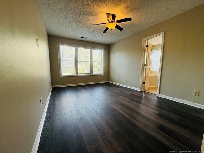 Building Photo - 962 Stewarts Creek Dr