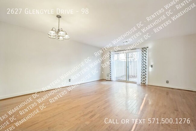 Building Photo - Charming 2Bd/1.5Bth Condo in the Heart of ...