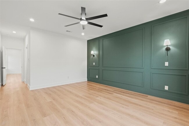 Building Photo - 3521 S Harwood St