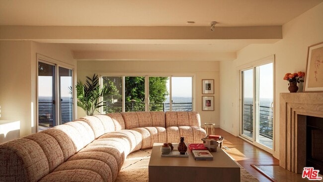 Building Photo - 8464 Cole Crest Dr