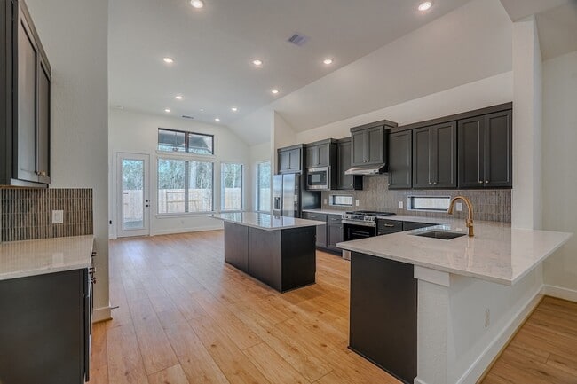 Building Photo - 564 Tawny Rim Dr