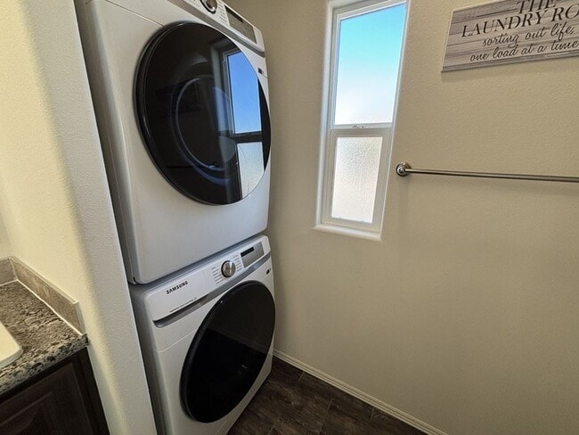 Building Photo - 8700 E University Dr