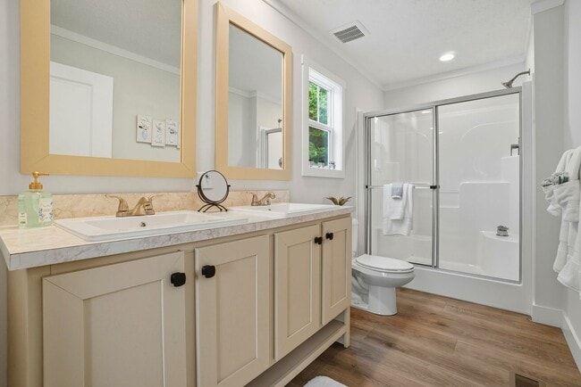 Building Photo - 2102 24th St NE