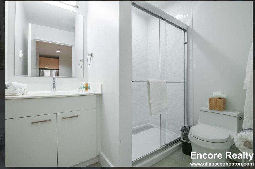 Building Photo - 1080 Boylston St