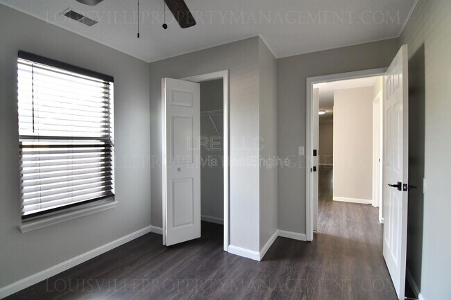 Building Photo - 1423 E Breckinridge St