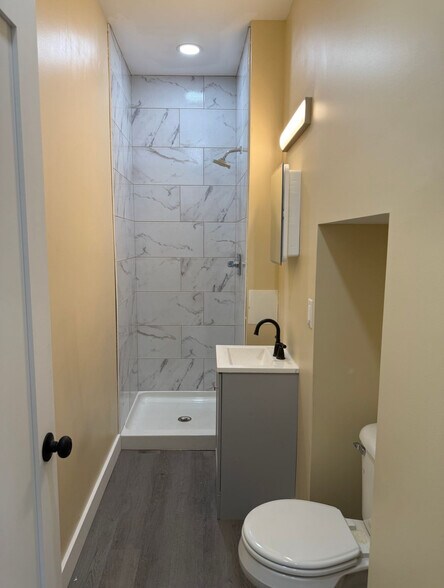 Building Photo - 6040 Kingsessing Ave