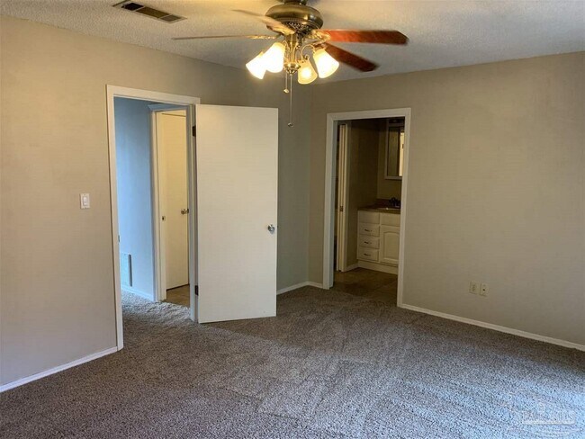 Building Photo - 7226 Dogwood Terrace Dr
