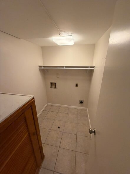 Building Photo - 3216 Crosscreek Dr