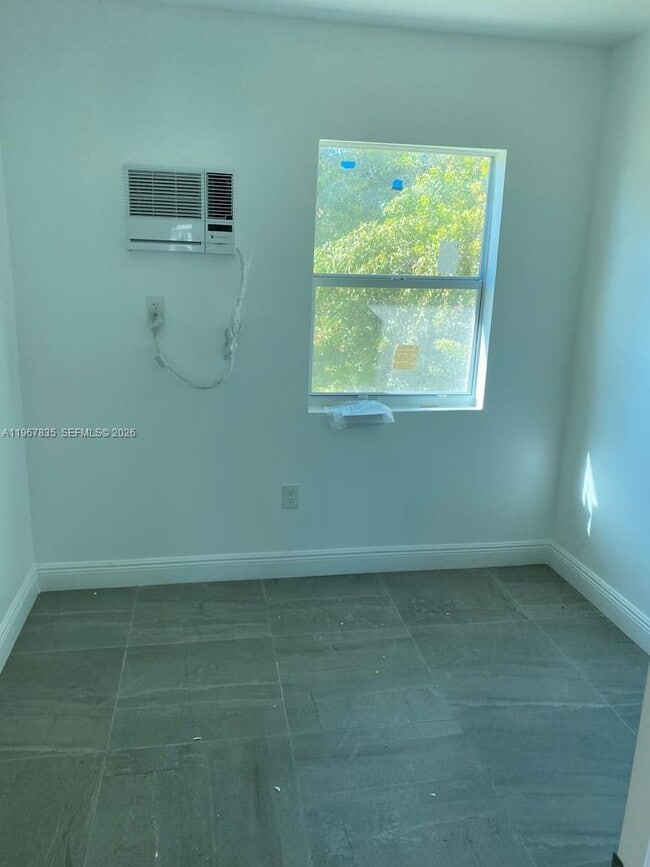 Building Photo - 4023 SW 19th St