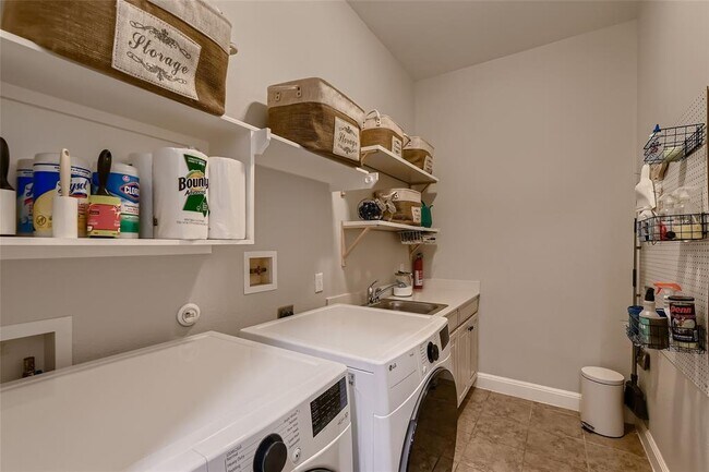 Building Photo - 2516 Arion Cir